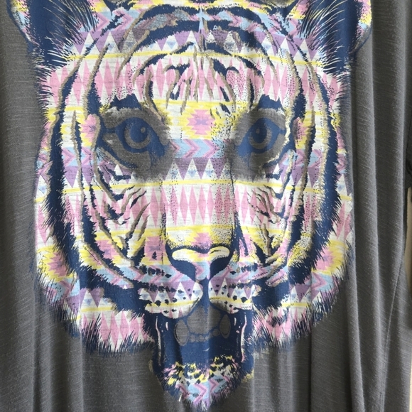 L.o.l vintage Graphic Tiger Print Gray Top three quarter sleeves size medium - Picture 5 of 11